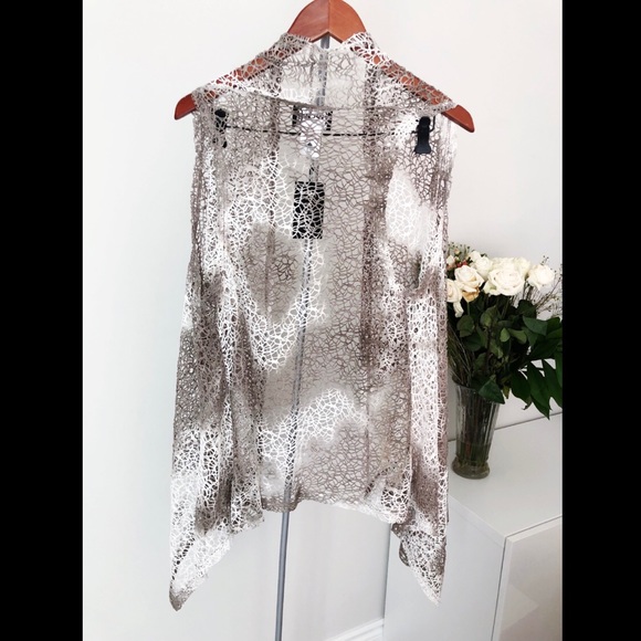 FreshFX Tan White Crochet Knit Sleeveless Cardigan - Picture 2 of 2